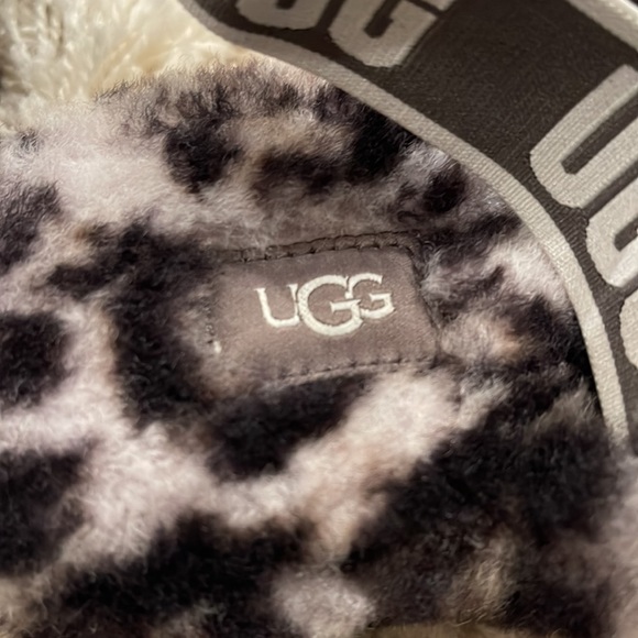 RARE - Leopard Fluff Slides Slippers Sandal SIZE 5 GRAY - Limited Edition - Picture 3 of 6